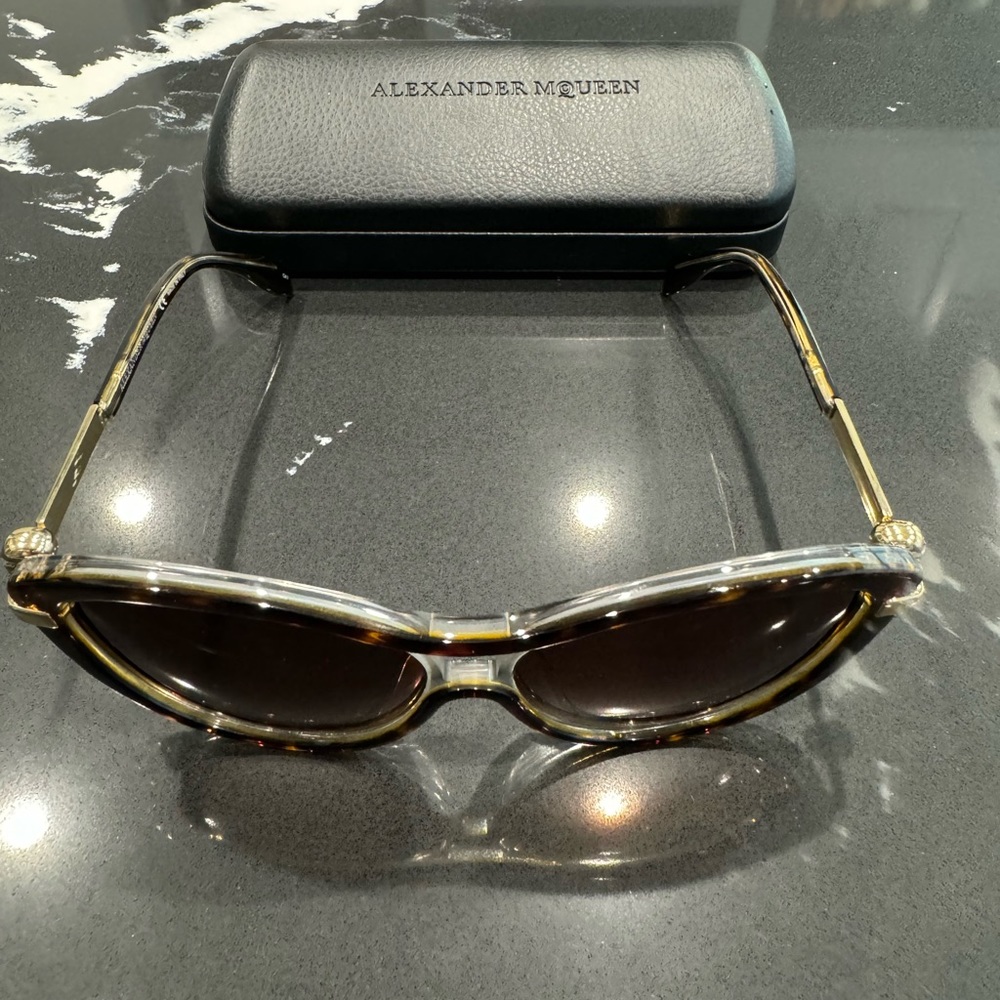 Pre owned Alexander McQueen cat eye sunglasses